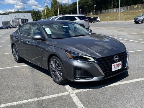 New 2025 Nissan Altima 2.5 SL image 2