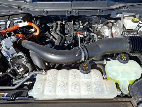 Used 2024 Ford F150 XLT w/ Mobile Office Package image 28