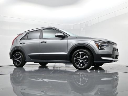 New 2025 Kia Niro EX image 33