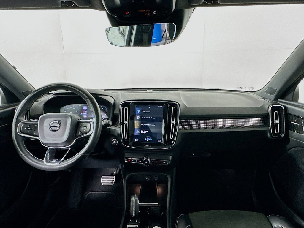 Used 2020 Volvo XC40 T4 R-Design w/ Protection Package Premier FWD image 3