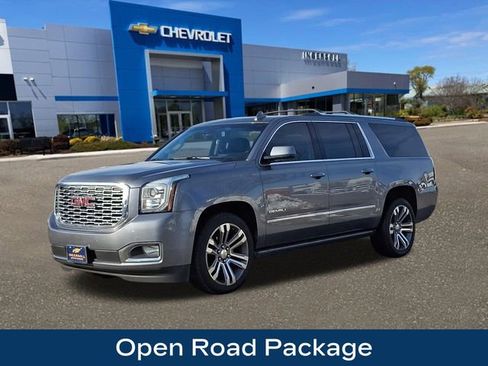 Used 2019 GMC Yukon XL Denali w/ Denali Ultimate Package image 4