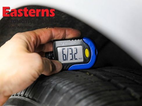 Used 2023 Chrysler Voyager LX image 26