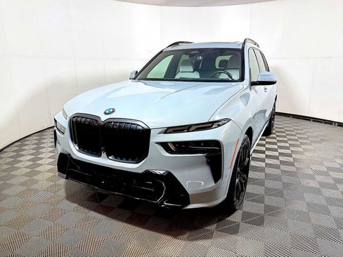 Certified 2023 BMW X7 xDrive40i w/ M Sport Package image 3