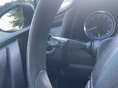 Used 2019 Toyota Corolla LE FWD image 23