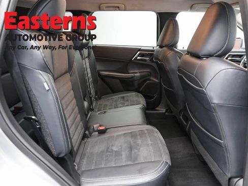 Used 2024 Mitsubishi Outlander SE FWD image 23