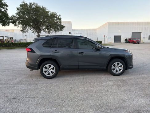 Used 2019 Toyota RAV4 LE image 6