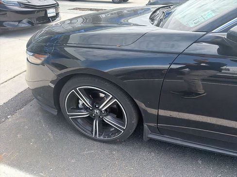 Used 2023 Honda Accord Sport image 10