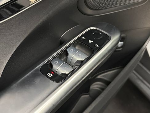 Used 2023 Mercedes-Benz C 300 Sedan image 24