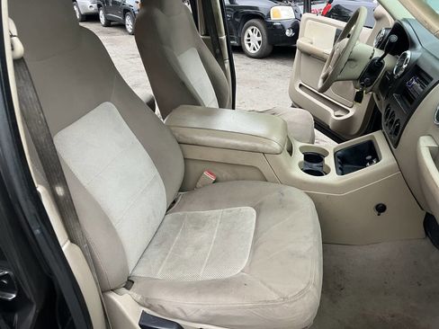 Used 2006 Ford Expedition XLT AWD/4WD image 32