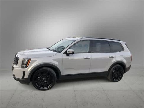 Used 2022 Kia Telluride SX w/ Nightfall Edition Package image 3