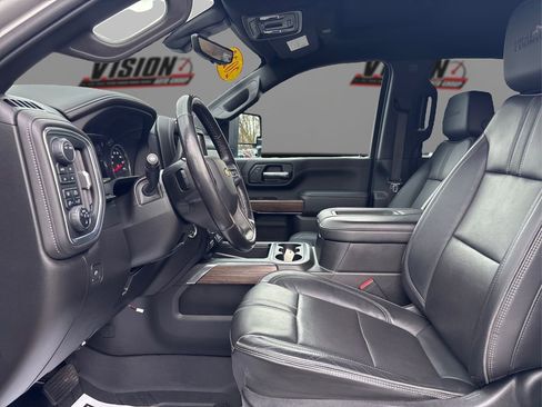 Used 2022 Chevrolet Silverado 2500 High Country w/ Technology Package image 9