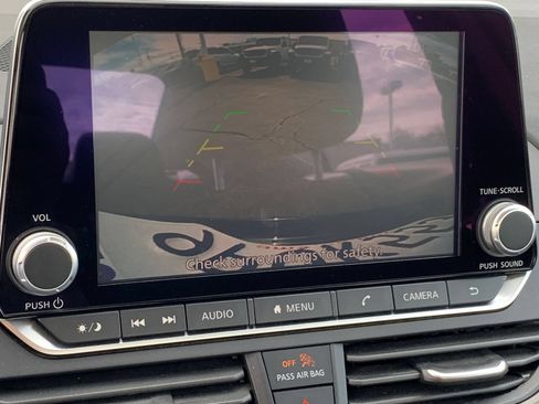 Used 2025 Nissan Altima 2.5 SV FWD image 20