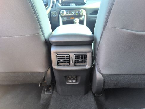 Used 2024 Toyota RAV4 XLE AWD/4WD image 30