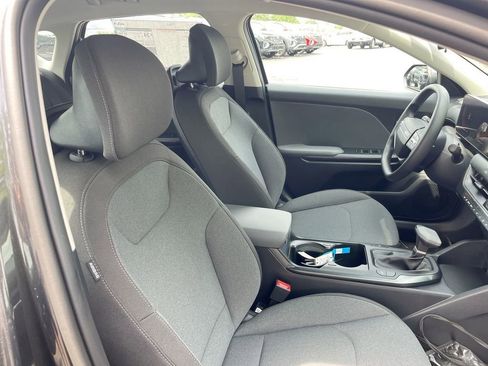 Used 2025 Kia K4 LX image 49