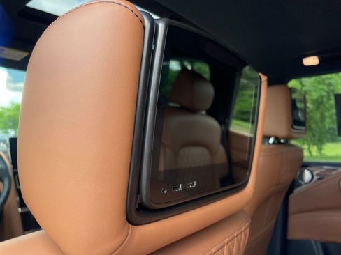 Certified 2023 INFINITI QX80 Sensory w/ All-Season Package AWD/4WD image 14