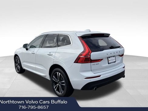 Used 2020 Volvo XC60 T5 Momentum image 3