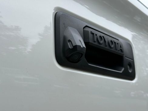 Used 2021 Toyota Tacoma SR AWD/4WD image 10