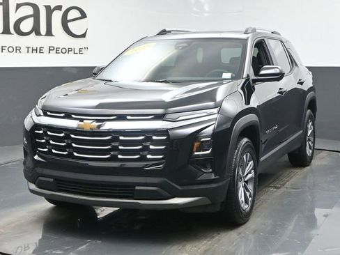 Used 2025 Chevrolet Equinox LT w/ Convenience Package II image 7