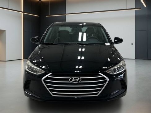 Used 2017 Hyundai Elantra SE w/ Cargo Package FWD image 9