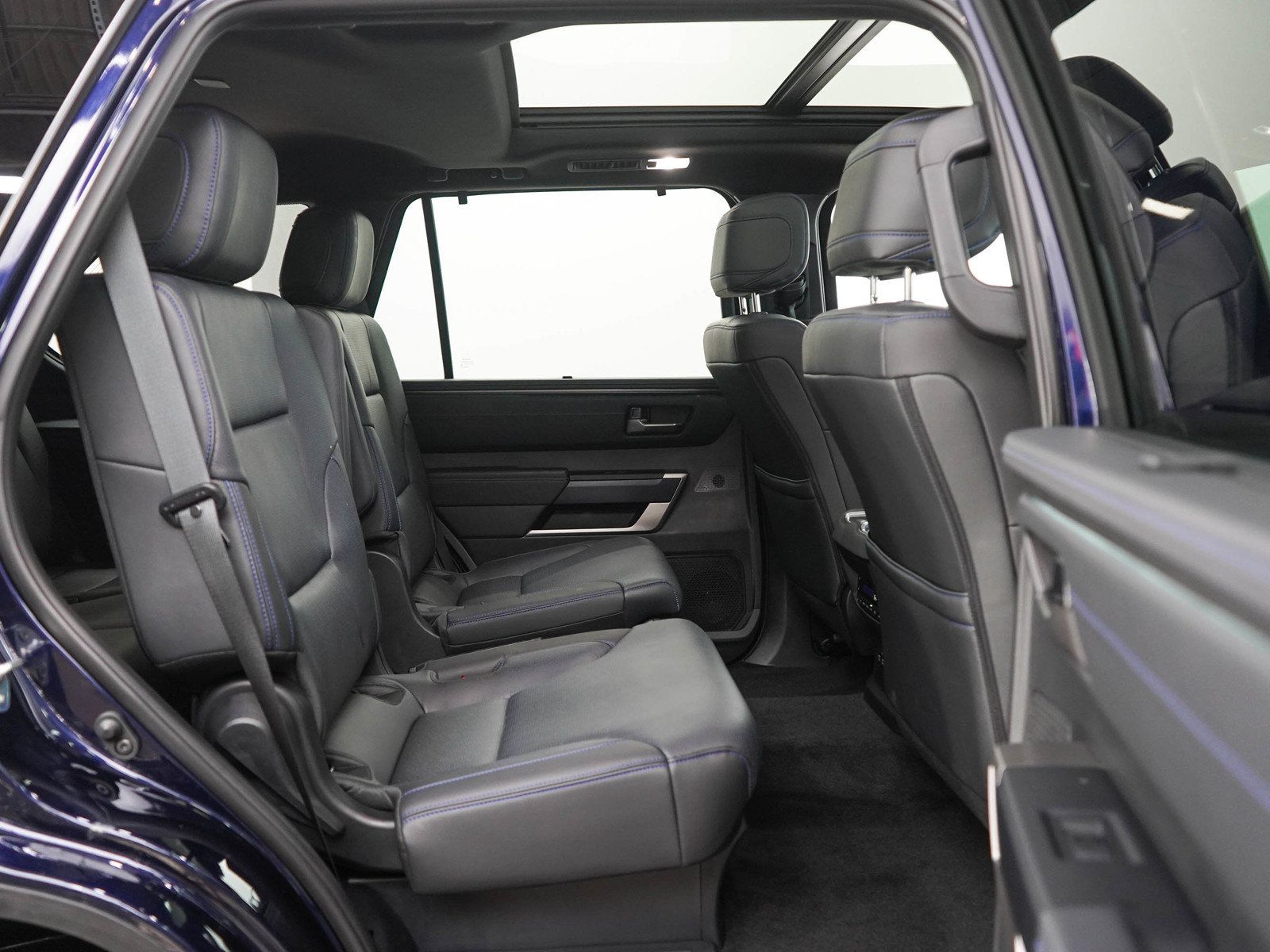 Used 2026 Toyota Sequoia Platinum AWD/4WD image 12