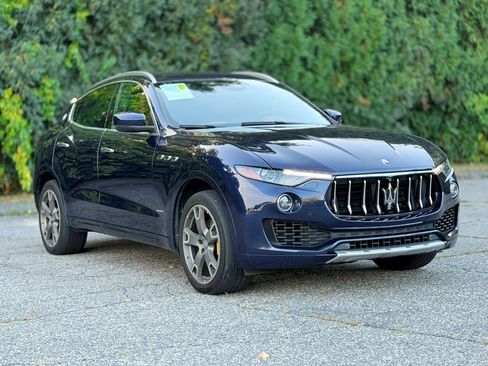 Used 2018 Maserati Levante GranLusso AWD/4WD image 33