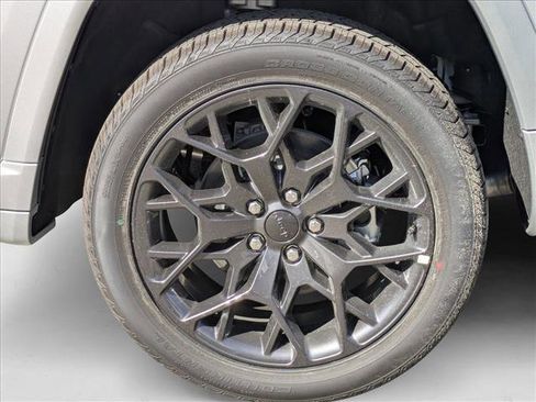 New 2025 Jeep Grand Cherokee L Summit w/ Obsidian Package image 9