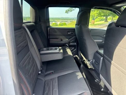 Used 2025 Nissan Frontier PRO-4X AWD/4WD image 11