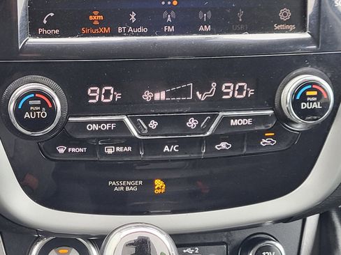 Used 2020 Nissan Murano SV image 31