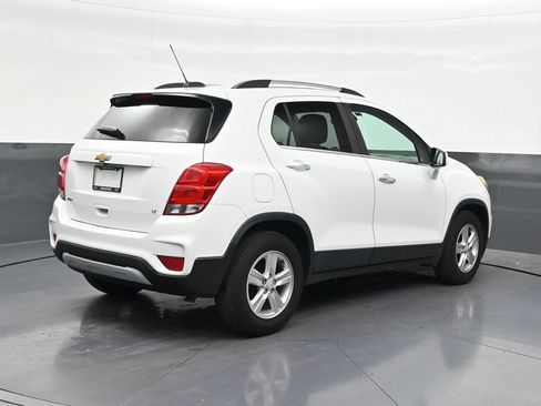Used 2019 Chevrolet Trax LT w/ LT Convenience Package FWD image 5