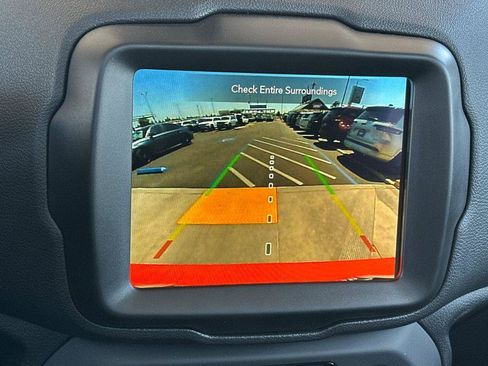 Used 2023 Jeep Renegade Latitude w/ Sun/Sound Group AWD/4WD image 19