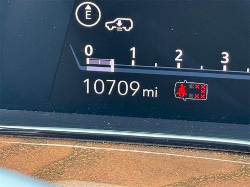 Certified 2024 Cadillac Escalade ESV Premium Luxury Platinum image 25