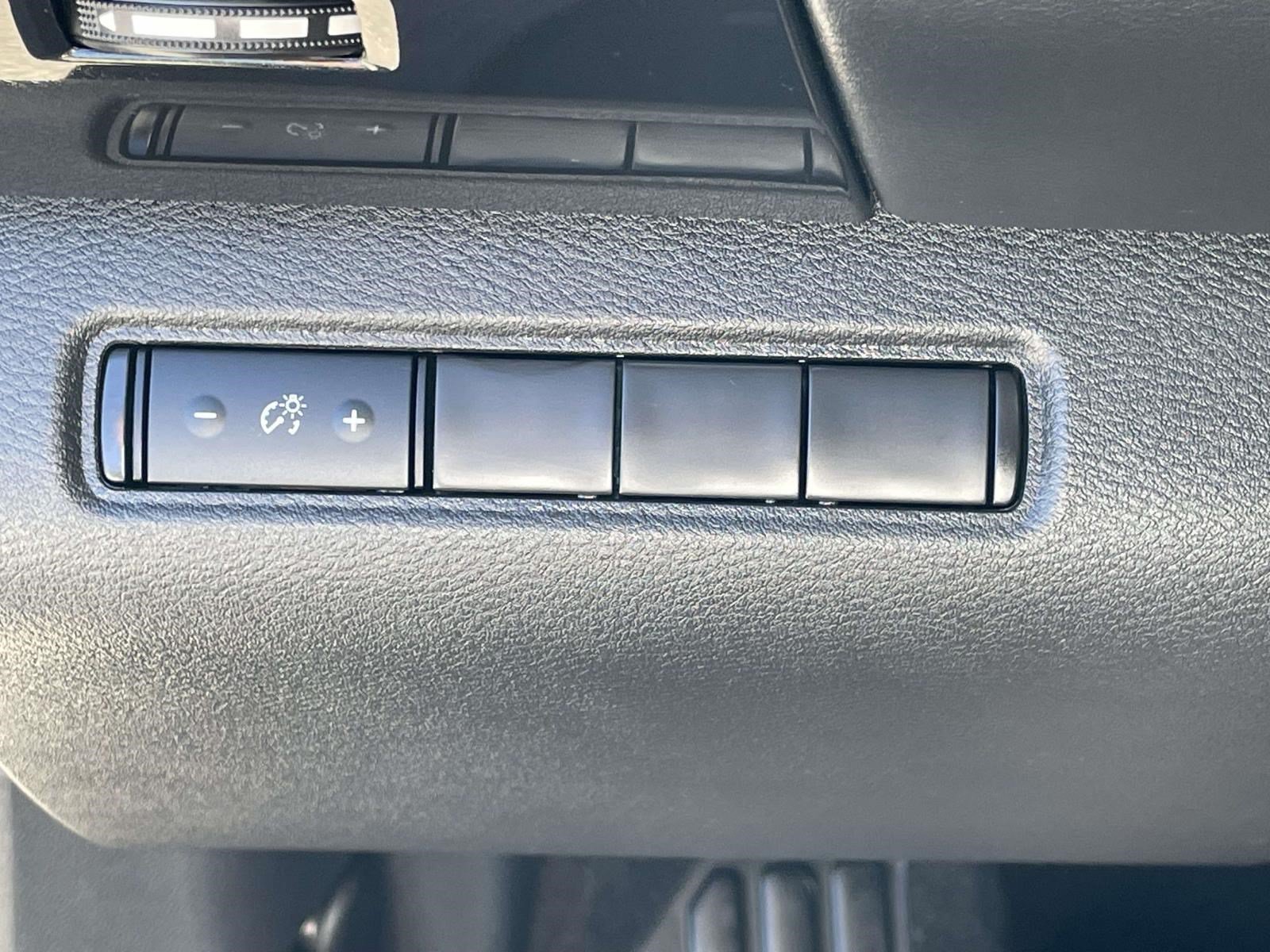 Used 2024 Nissan Pathfinder S AWD/4WD image 19