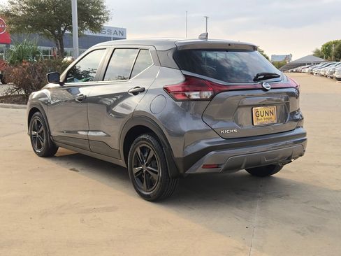 Used 2021 Nissan Kicks S image 5