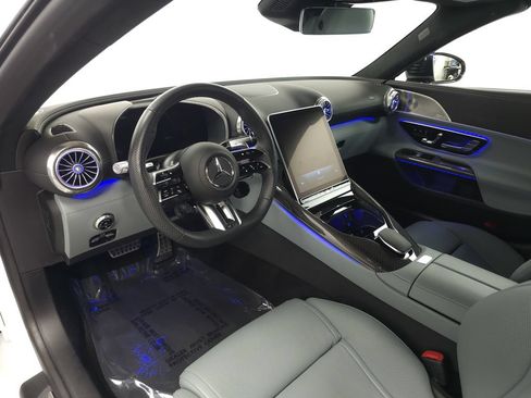 Used 2022 Mercedes-Benz SL 55 AMG 4MATIC image 10