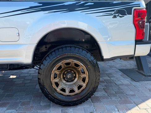 Used 2019 Ford F250 Lariat image 10