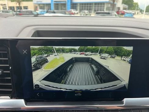 Used 2025 Chevrolet Silverado 2500 LTZ w/ LTZ Convenience Package AWD/4WD image 30