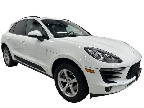 Used 2018 Porsche Macan AWD/4WD image 3