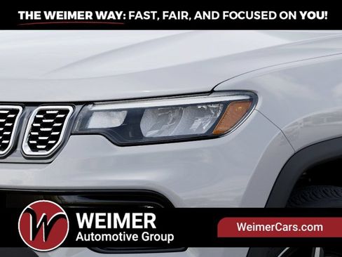 Used 2025 Jeep Compass Limited w/ Sun & Sound Group AWD/4WD image 10