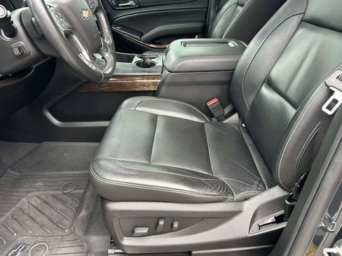 Used 2019 Chevrolet Tahoe LT w/ LT Signature Package AWD/4WD image 18