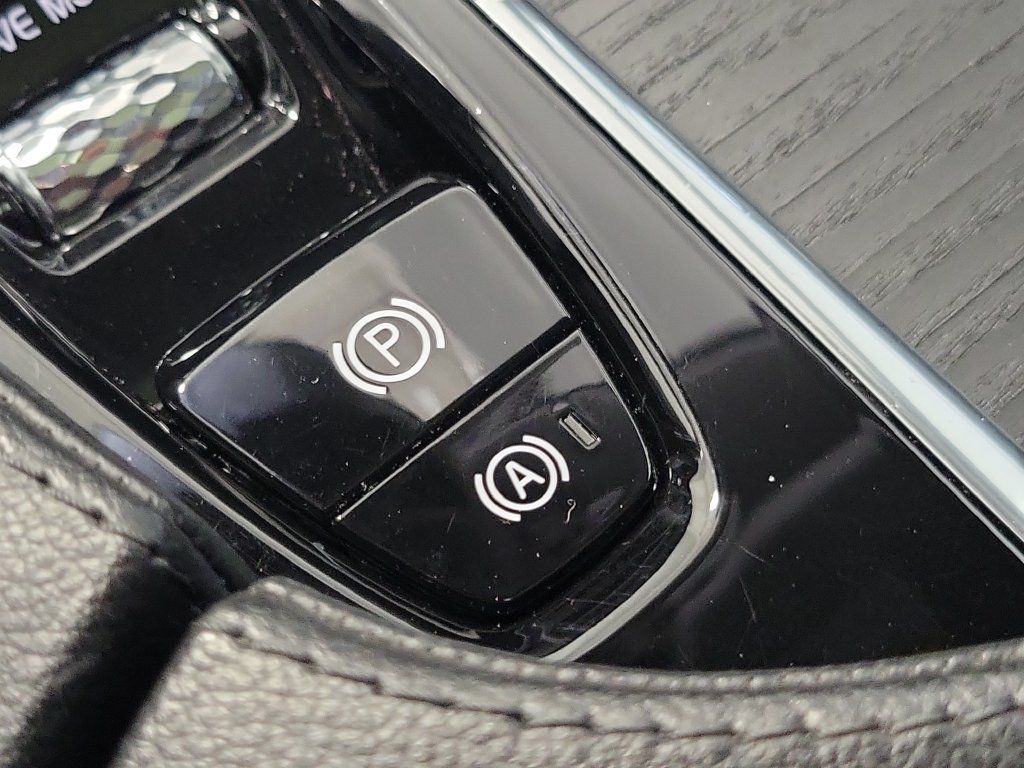 Used 2020 Volvo XC90 T5 Momentum w/ Protection Package Premier AWD/4WD image 20