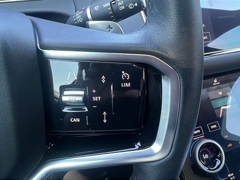 Used 2023 Land Rover Range Rover Evoque R-Dynamic SE AWD/4WD image 32