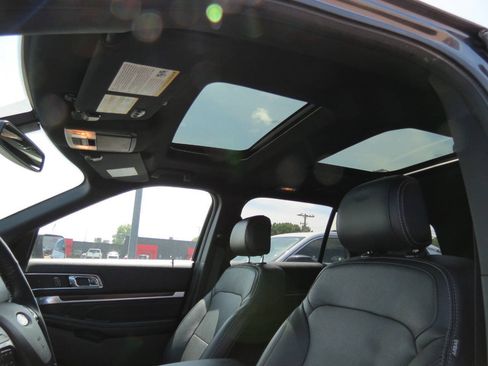 Used 2017 Ford Explorer Limited w/ Equipment Group 301A AWD/4WD image 22
