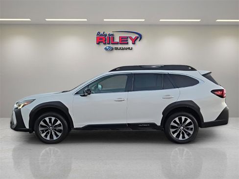 Certified 2023 Subaru Outback Limited image 2
