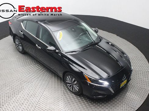 Used 2023 Nissan Altima 2.5 SV w/ SV Premium Package image 4