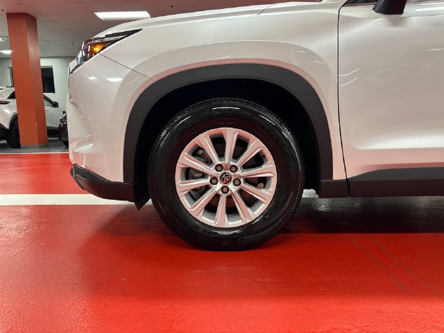 Certified 2025 Toyota Grand Highlander FWD image 28