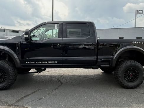 New 2026 Ford F250 Lariat w/ Black Appearance Package AWD/4WD image 3