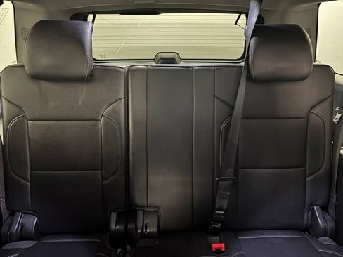 Used 2019 GMC Yukon XL SLT w/ Graphite Performance Edition RWD image 12