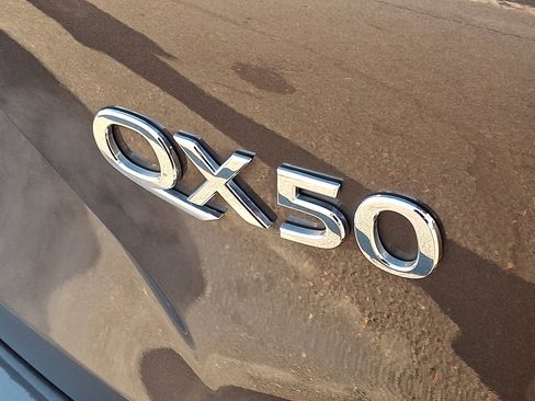 Used 2019 INFINITI QX50 Essential w/ Sensory Package image 31