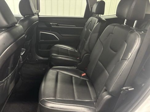 Used 2024 Kia Telluride S w/ S Sunroof Package image 11