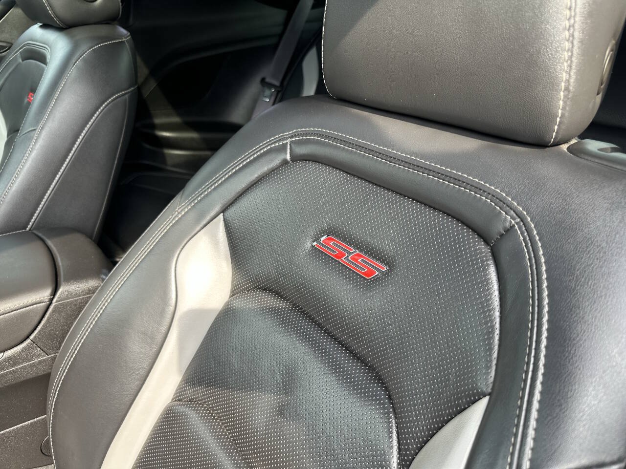 Used 2017 Chevrolet Camaro SS RWD image 16